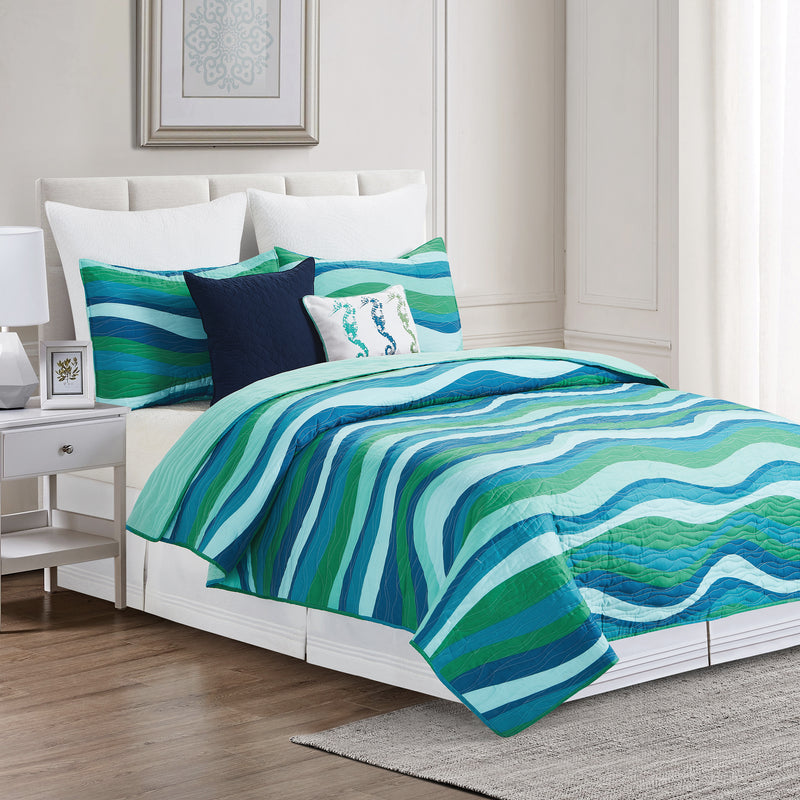 Green Waves Quilt Set